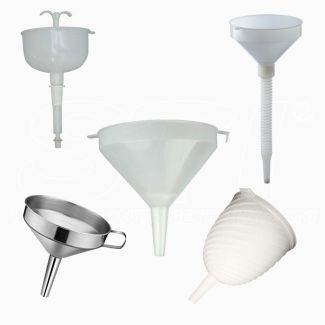 Os funis de plástico e funil de aço alimentados com diferentes medidas